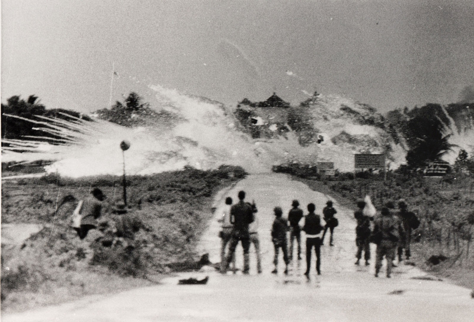 Est100 一些攝影some Photos Napalm Attack Iconic Vietnam War Photograph