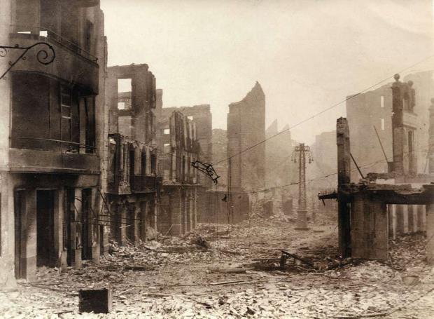 Άποψη της Βασκικής κωμόπολης μετά το βομβαρδισμό