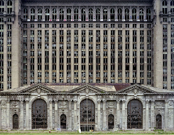 ruins-of-detroit_marchand-and-meffre_2