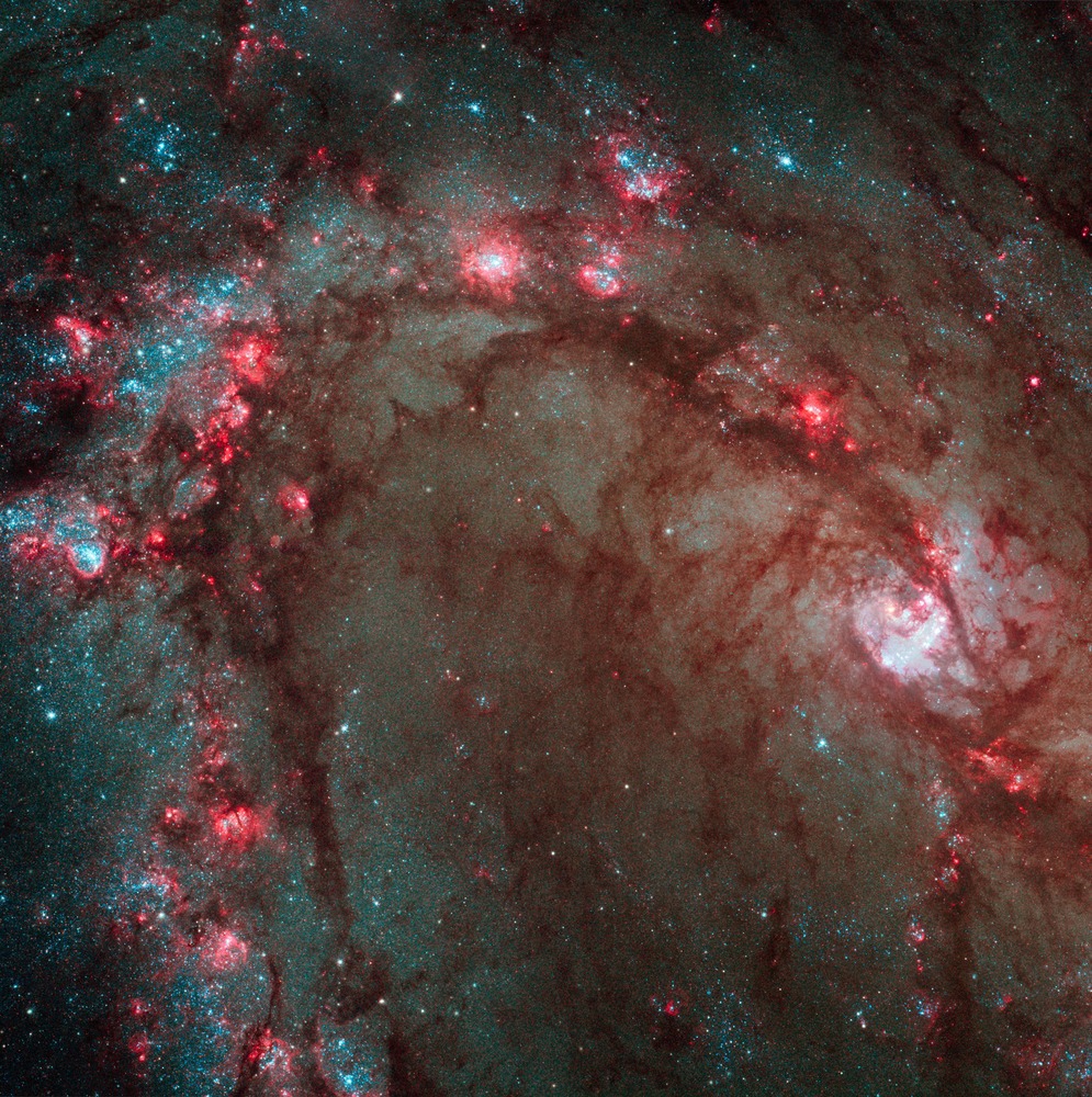 Γέννηση αστεριού στο γαλαξία Μεσιέ 83 aka Nότιος Ακιδωτός Τροχός και ορκιζόμαστε ότι δε βγάζουμε τίποτα απ'το μυαλό μας