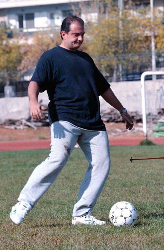 Αποτέλεσμα εικόνας για Καραμανλής παίζει ποδόσφαιρο