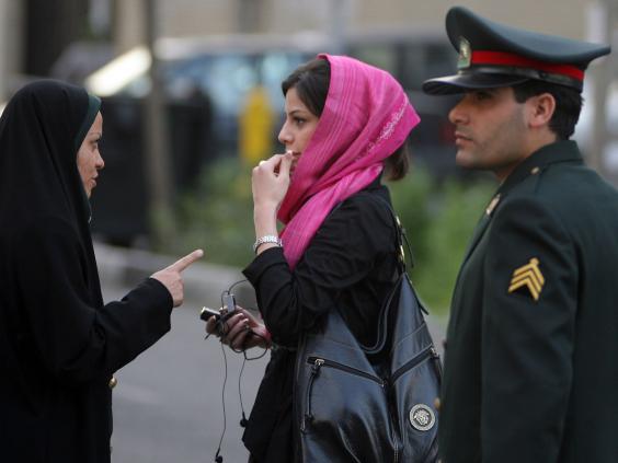 iran-dress-hijab-police